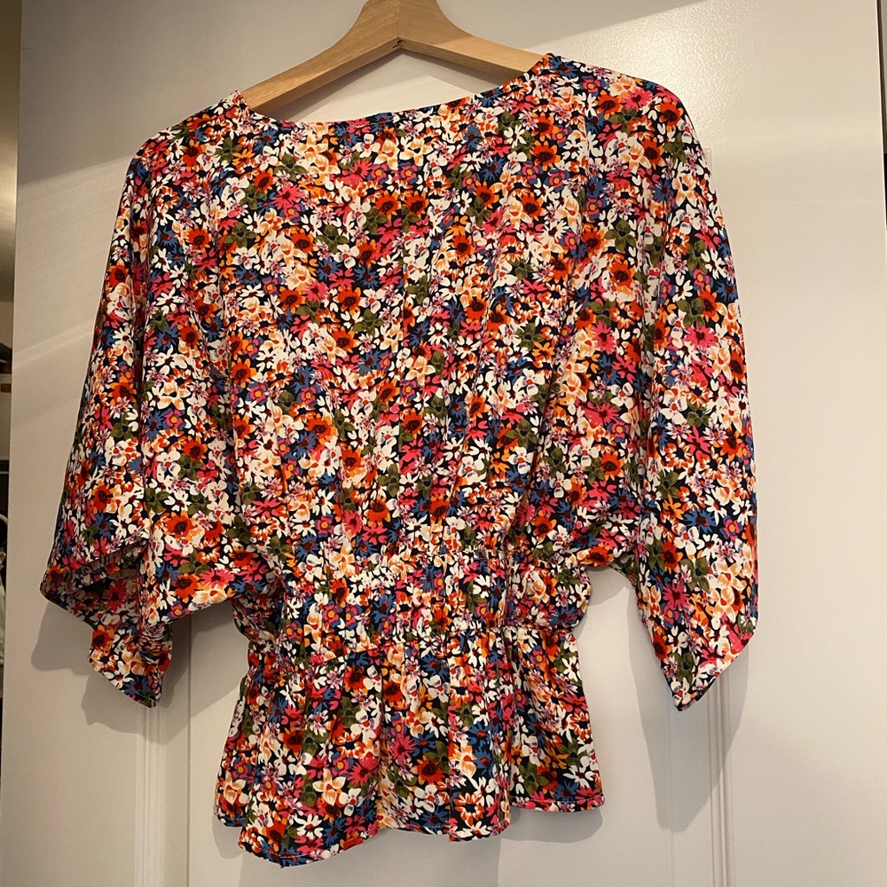 Magnolia Multicolor Floral V-Neck Puff Sleeve Blouse - Picture 3 of 3